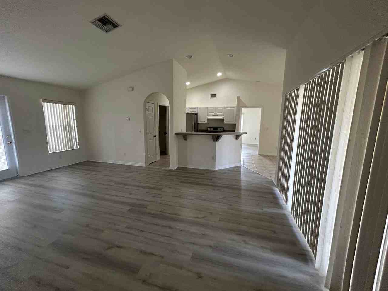 1426 Nw 12th St - Photo 2 of 26