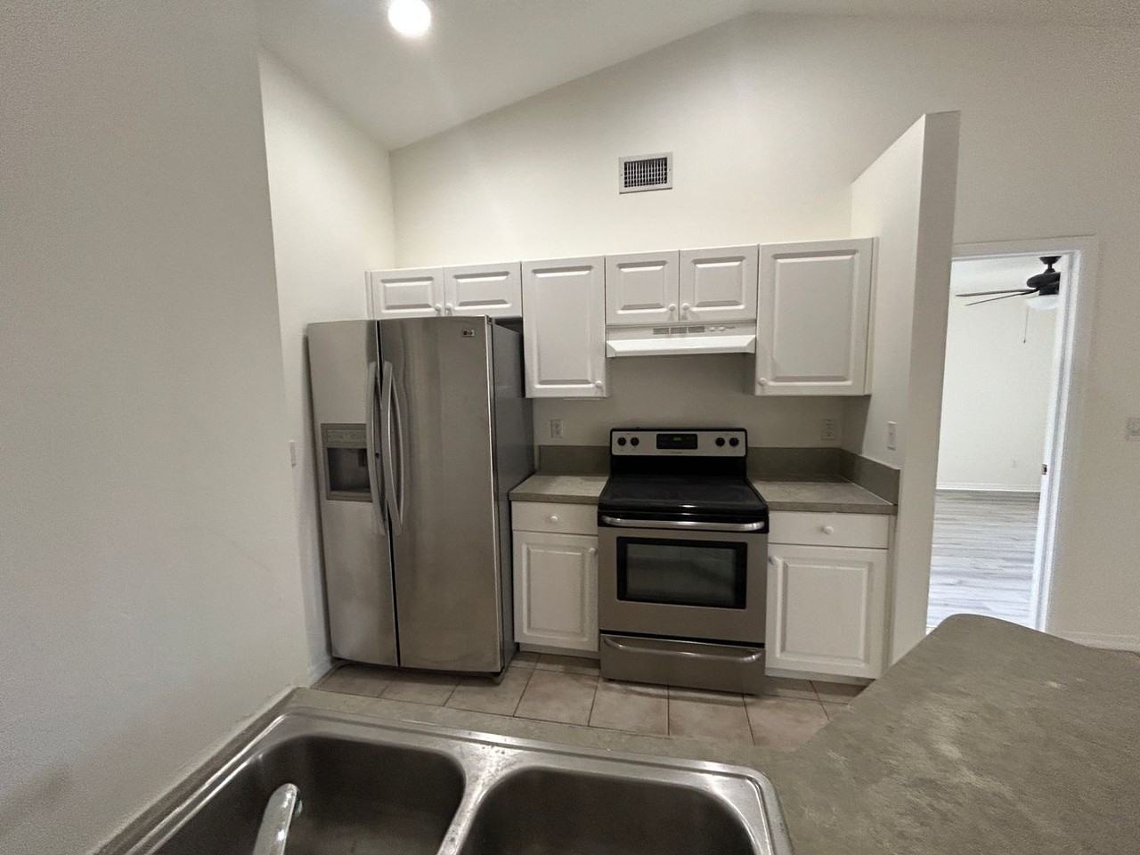 1426 Nw 12th St - Photo 3 of 26