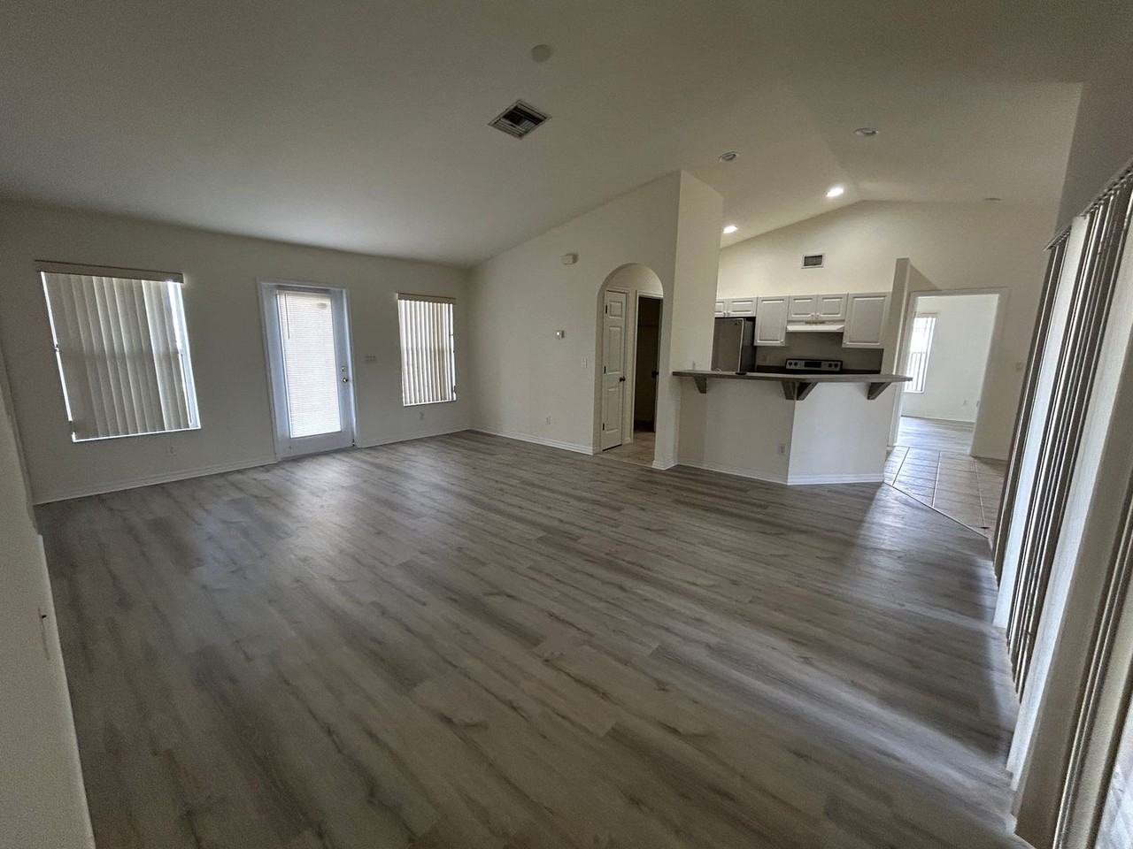 1426 Nw 12th St - Photo 6 of 26