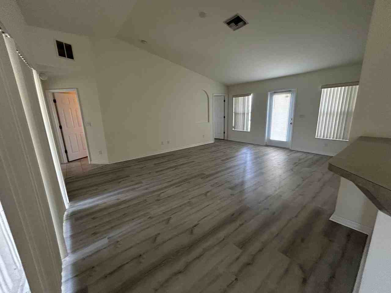 1426 Nw 12th St - Photo 7 of 26