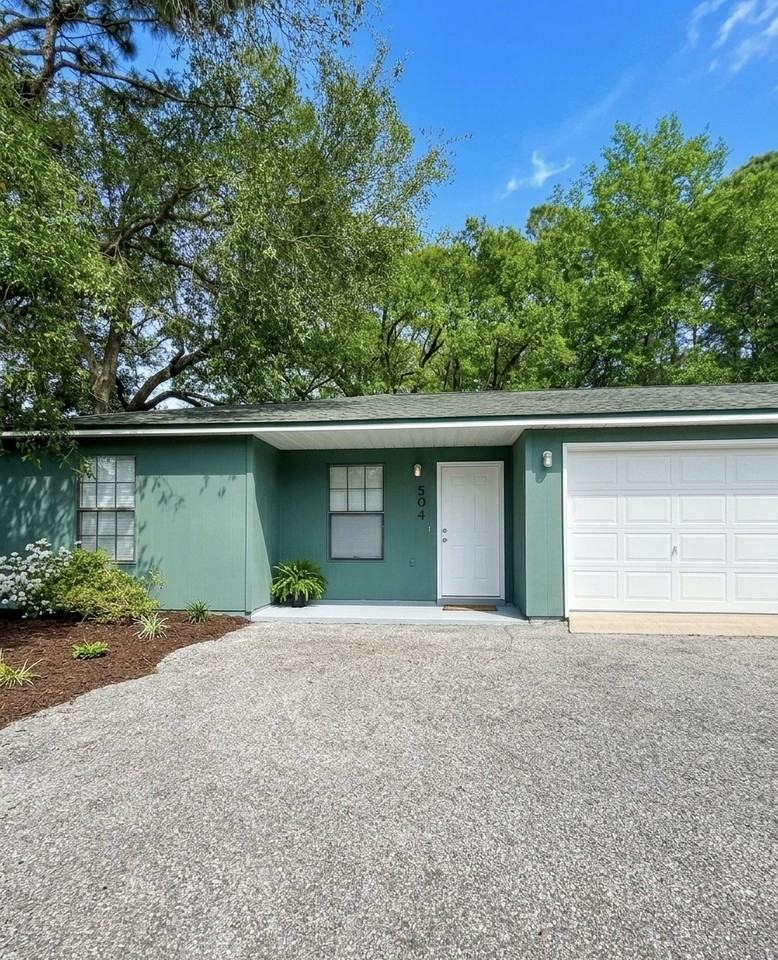504 W. Fairfield Dr. - Photo 2 of 3