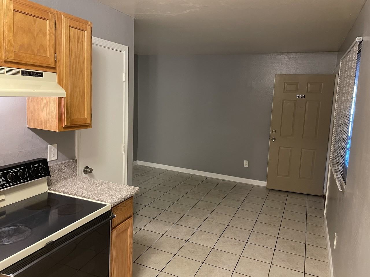 Mountain View Apartments - Photo 4 of 35