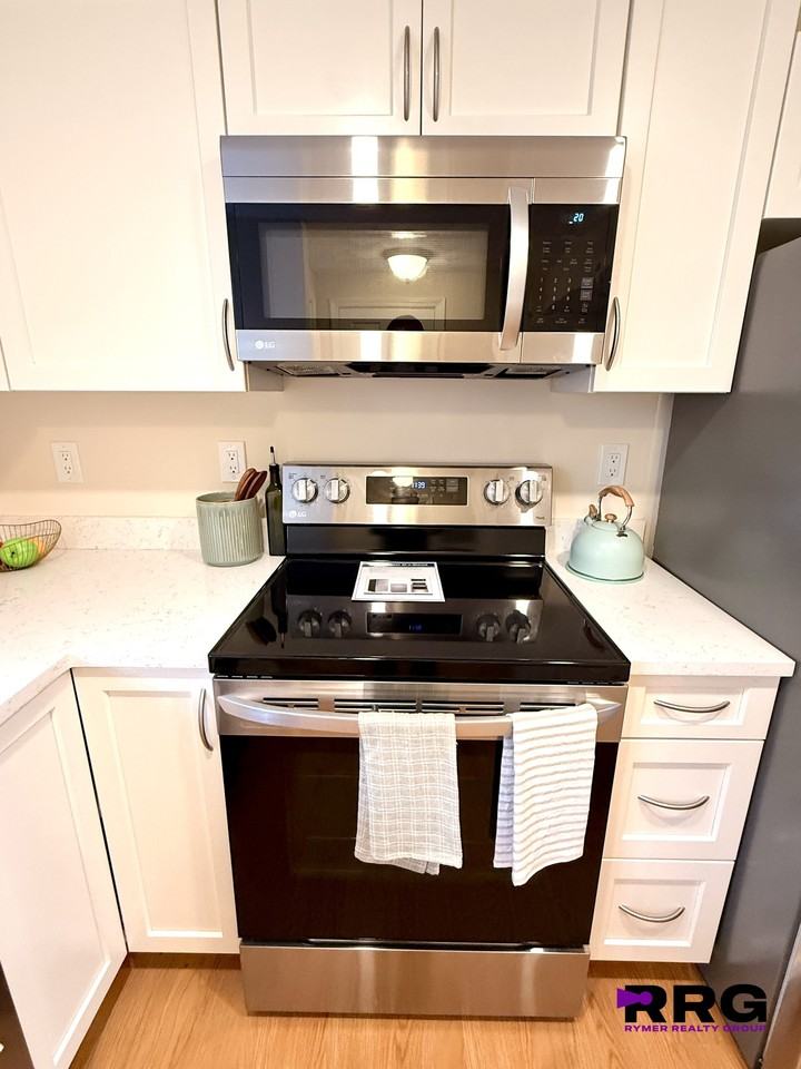 Norwest Dr #515 - Photo 6 of 22