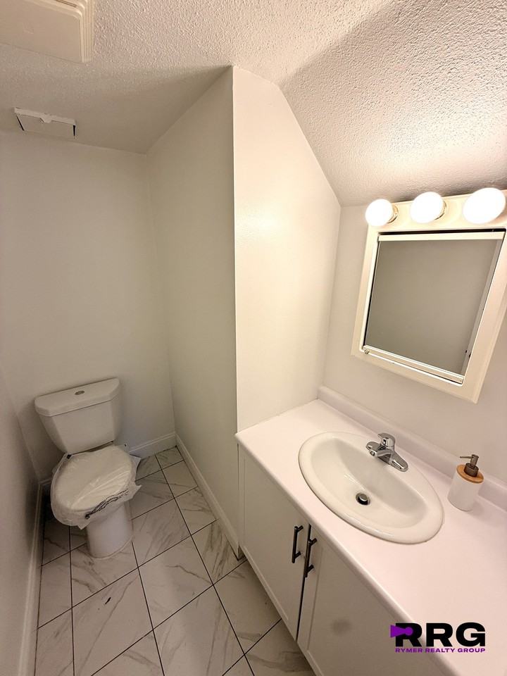 Norwest Dr #812 - Photo 4 of 19