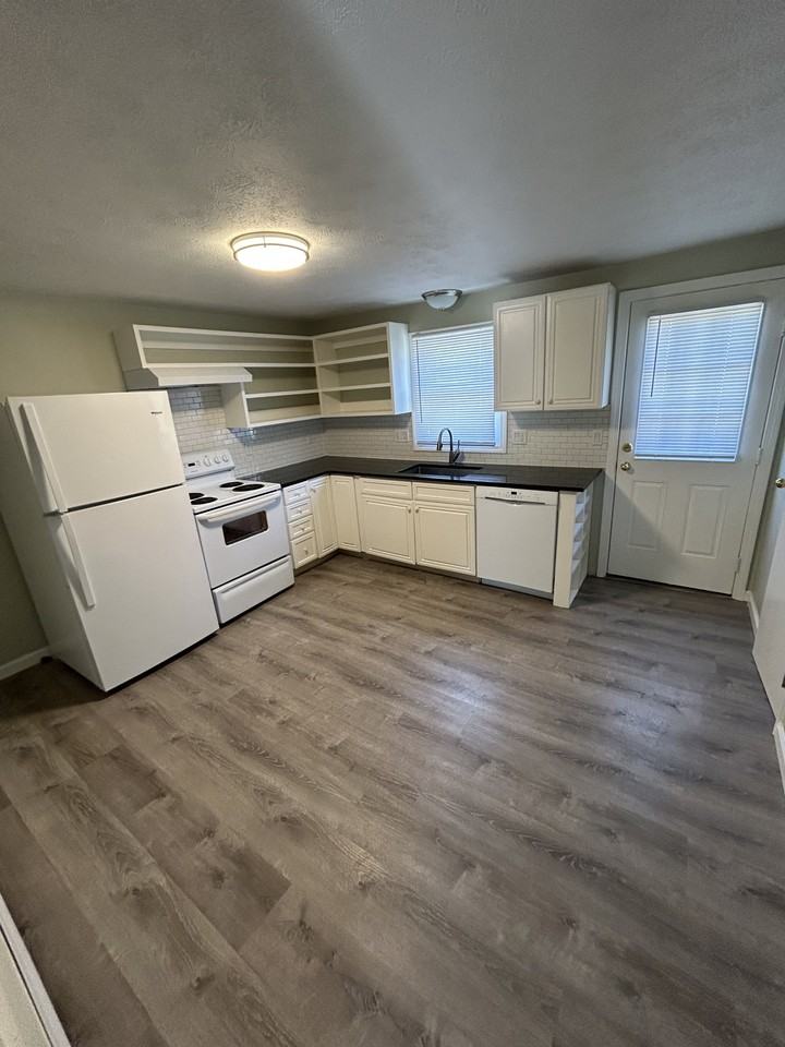 99 Lawrence Street - Photo 3 of 9
