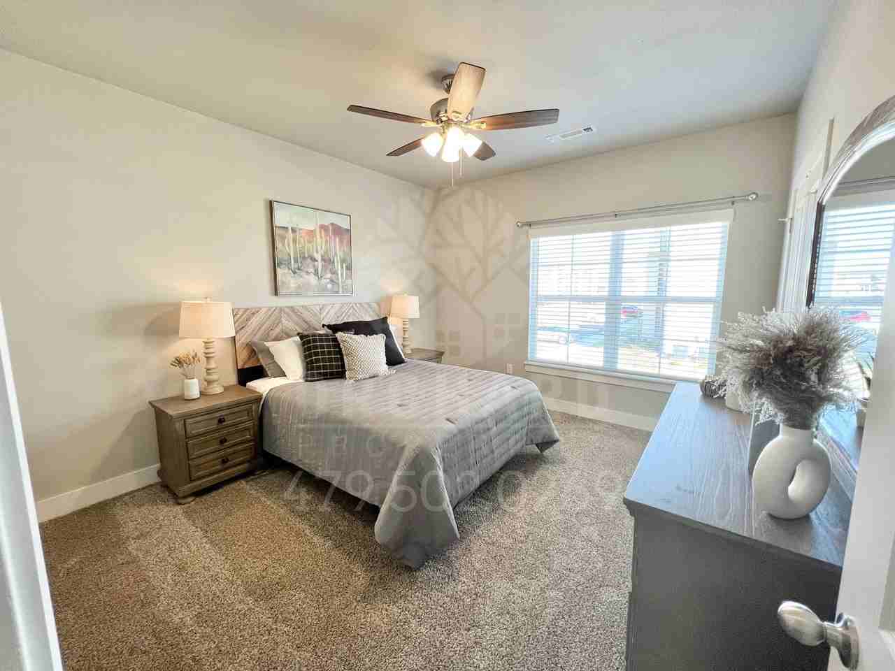 1829-1839 E. Brookview Circle - Photo 7 of 11