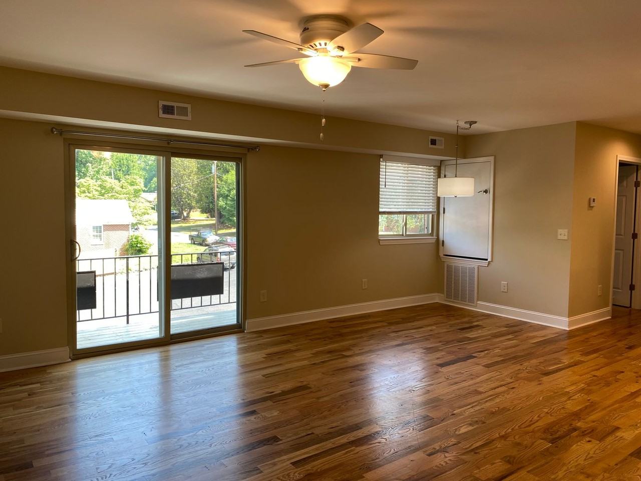 106 S Anderson St - Photo 2 of 17