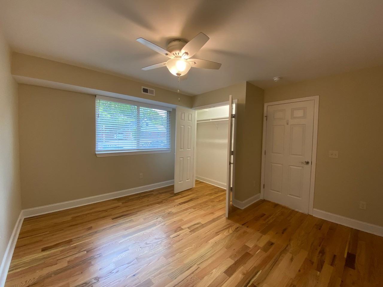 106 S Anderson St - Photo 3 of 17