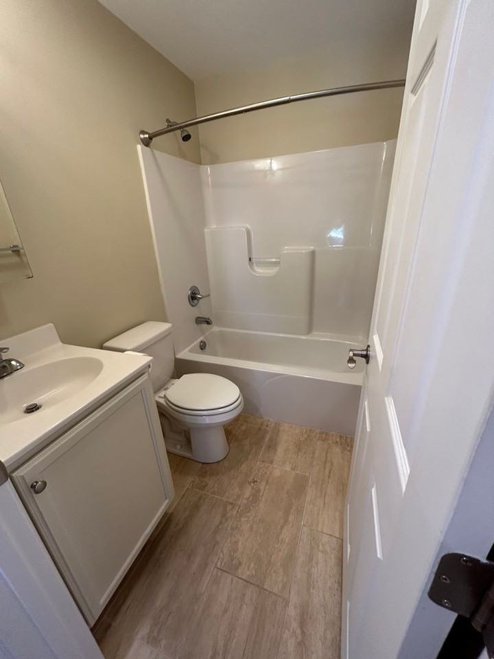 106 S Anderson St - Photo 4 of 17