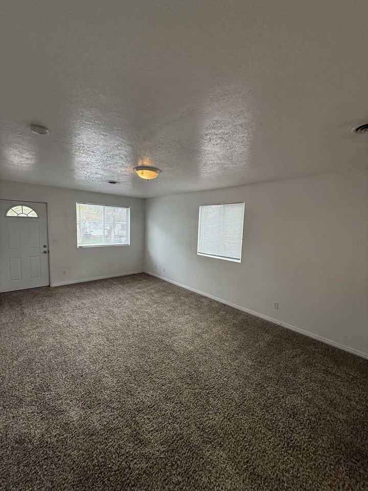 345 Randolph Ave #1 - Photo 5 of 24