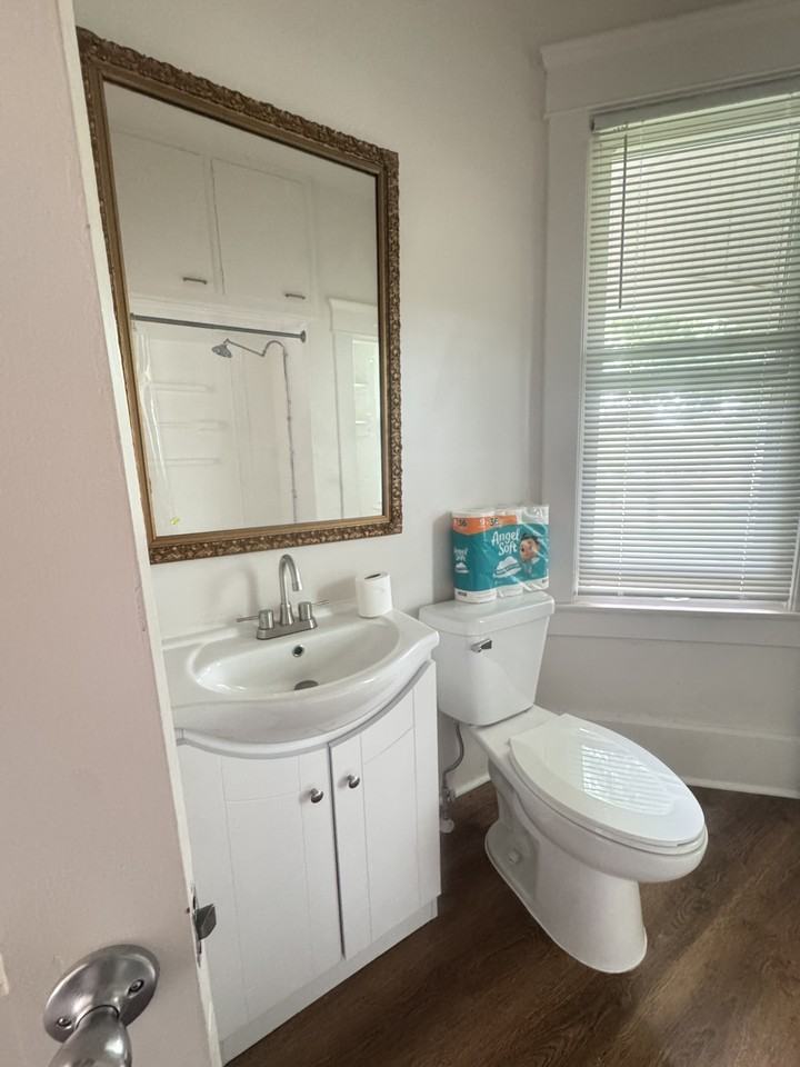 603 East McKenney Street - Photo 5 of 7