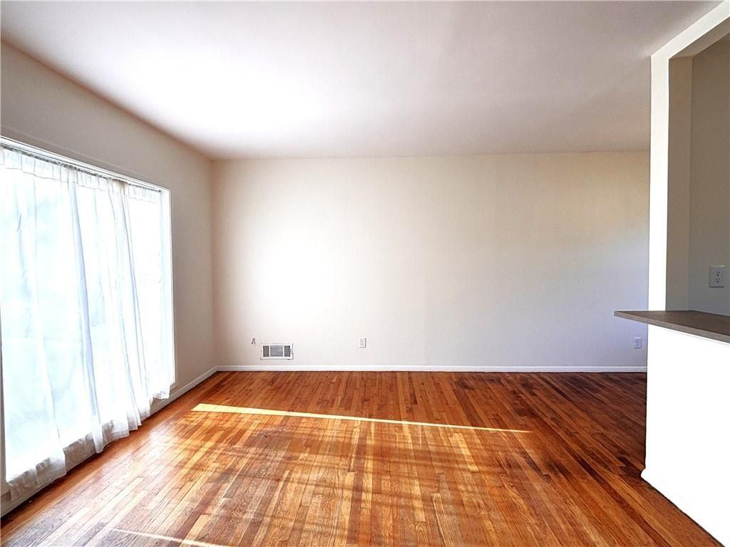 5009 Crowe Dr Se - Photo 2 of 15