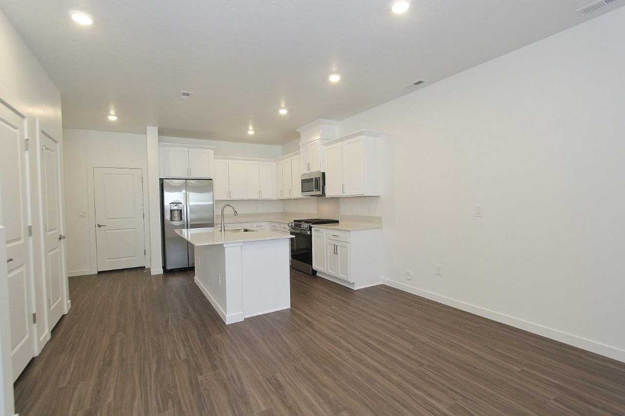 4155 W Perspective St - Photo 6 of 29