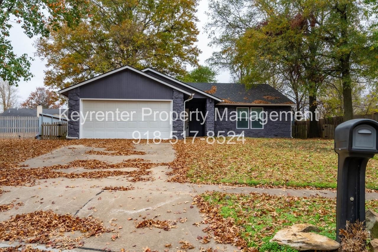 2213 E Seattle St - Photo 2 of 13