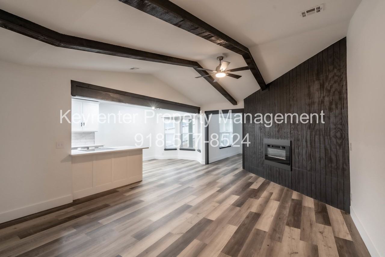 2213 E Seattle St - Photo 3 of 13