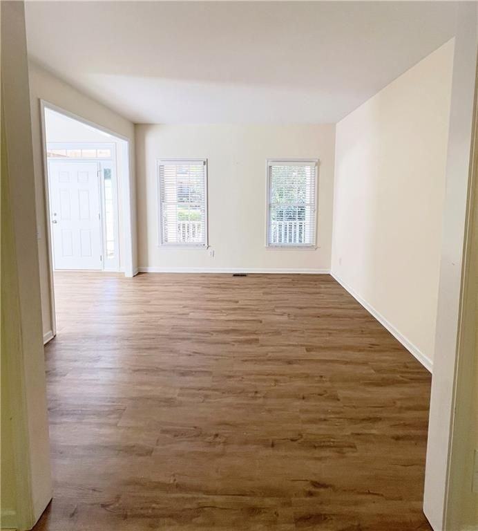 350 Laurel Glen Xing - Photo 4 of 33
