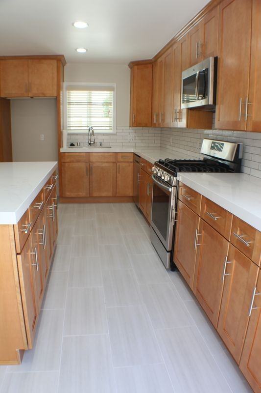 2202 Phelan Ln - Photo 3 of 15