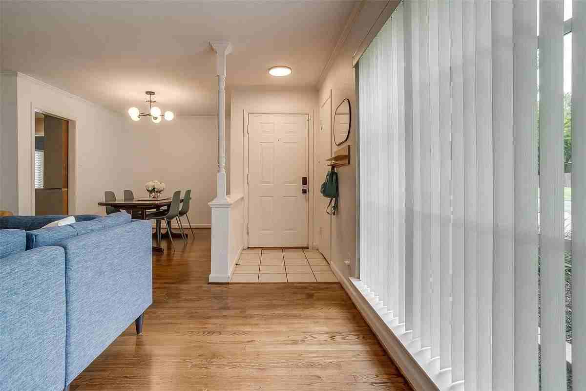 10008 San Lorenzo Dr - Photo 2 of 40