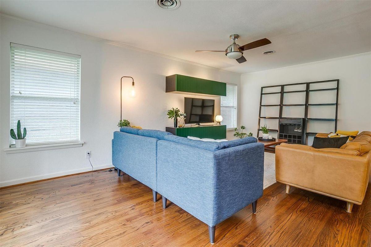 10008 San Lorenzo Dr - Photo 3 of 40