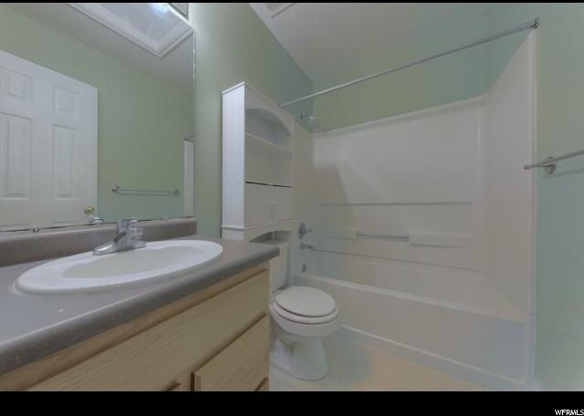 386 W 500 N - Photo 7 of 29