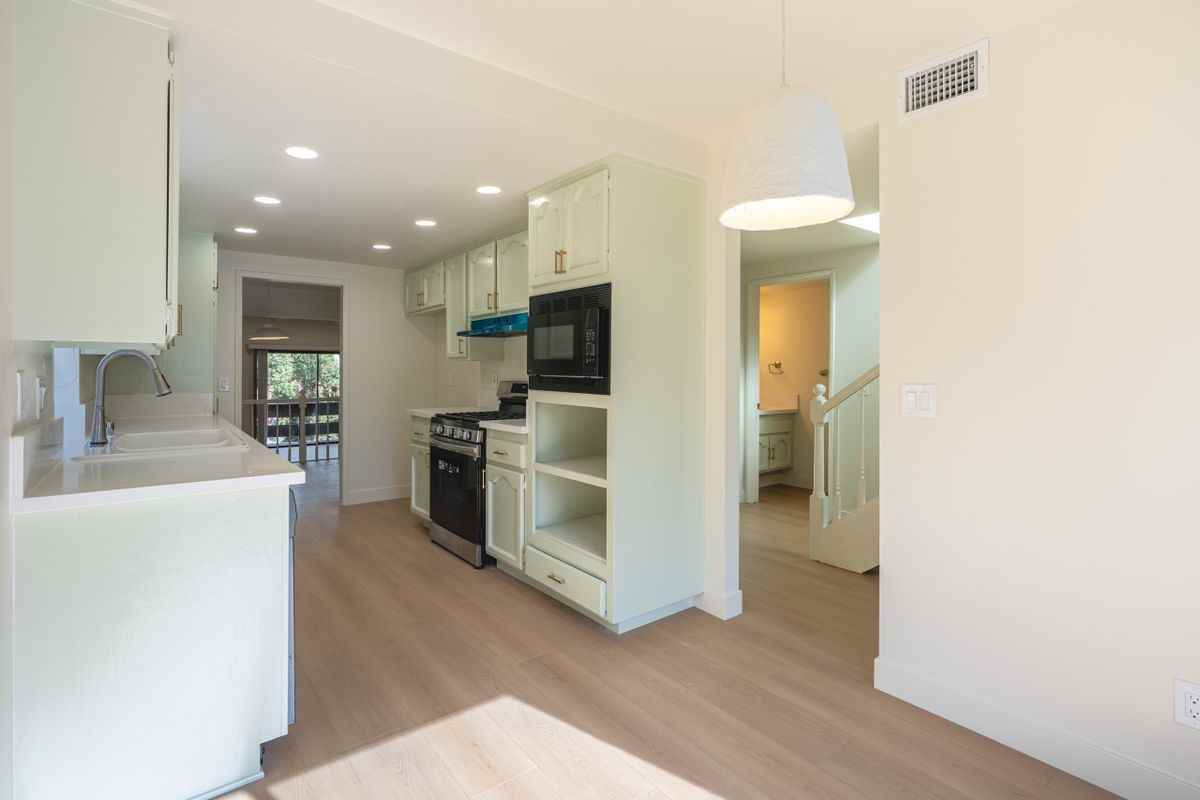 1469 W Lambert Rd - Photo 3 of 34
