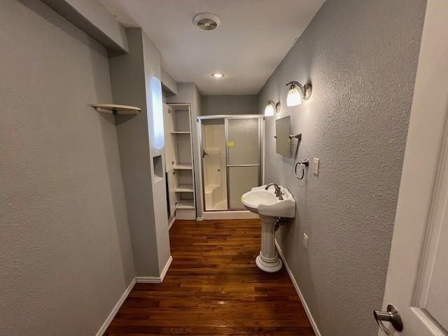 1621 Bayou Dr - Photo 4 of 9