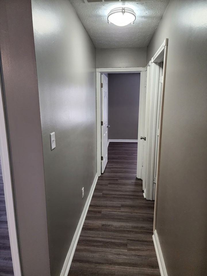 1800 Kraig Dr - Photo 4 of 9