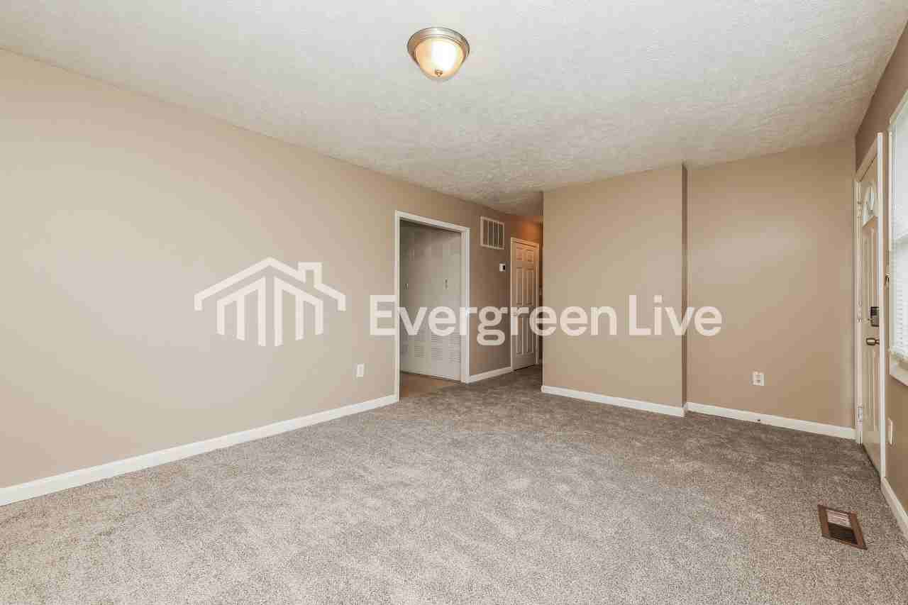 605 Mead Ln - Photo 6 of 17