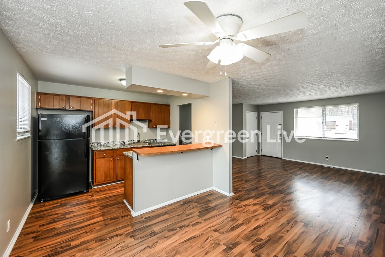 10226 Storm Dr - Photo 7 of 15