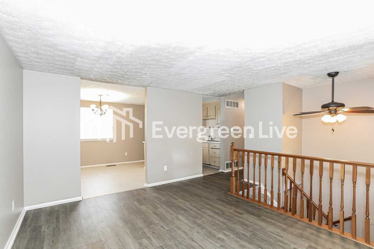 12155 Birchgrove Ct - Photo 4 of 15