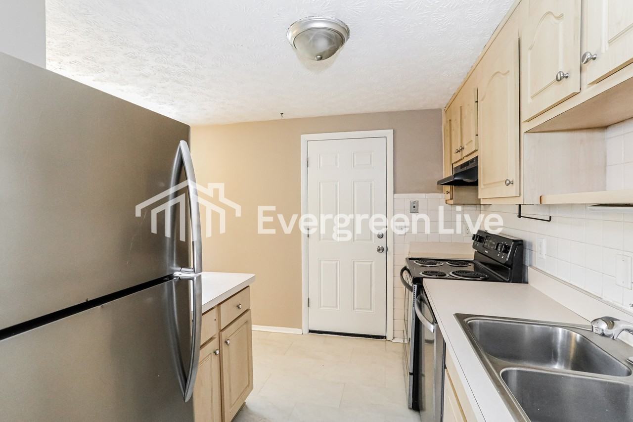 12155 Birchgrove Ct - Photo 7 of 15