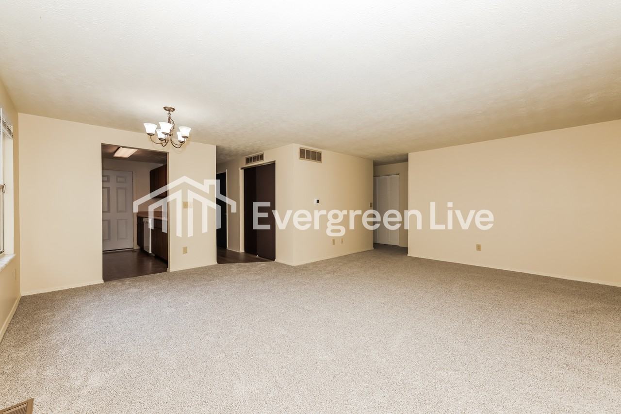 8655 Baton Rouge Dr - Photo 3 of 15