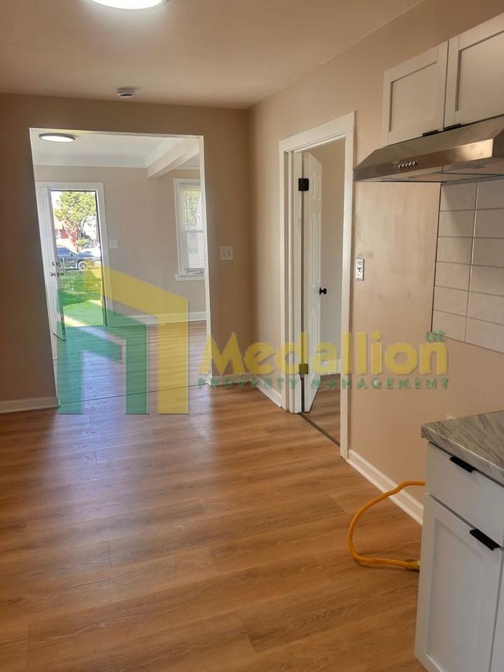 12113 S State St - Photo 5 of 18