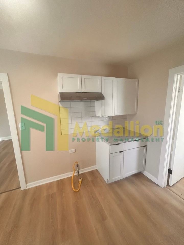 12113 S State St - Photo 6 of 18