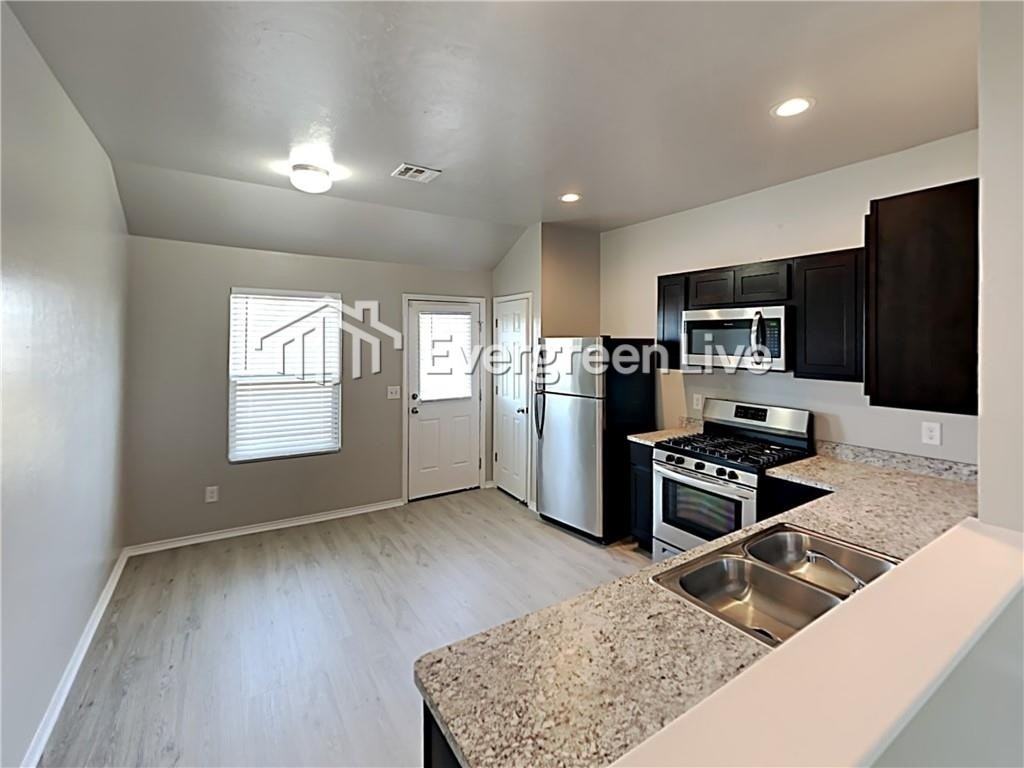 9601 Evie Dr - Photo 6 of 8