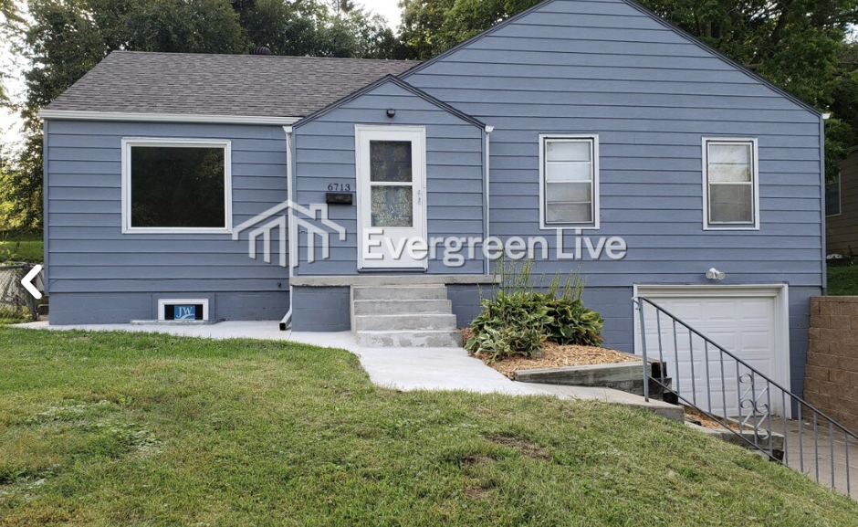 6713 N 35th St - Photo 2 of 3