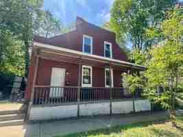 featured image of 621 New York St