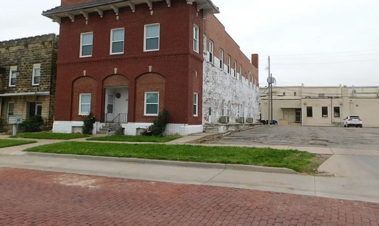 School Apartments - Photo 4 of 17