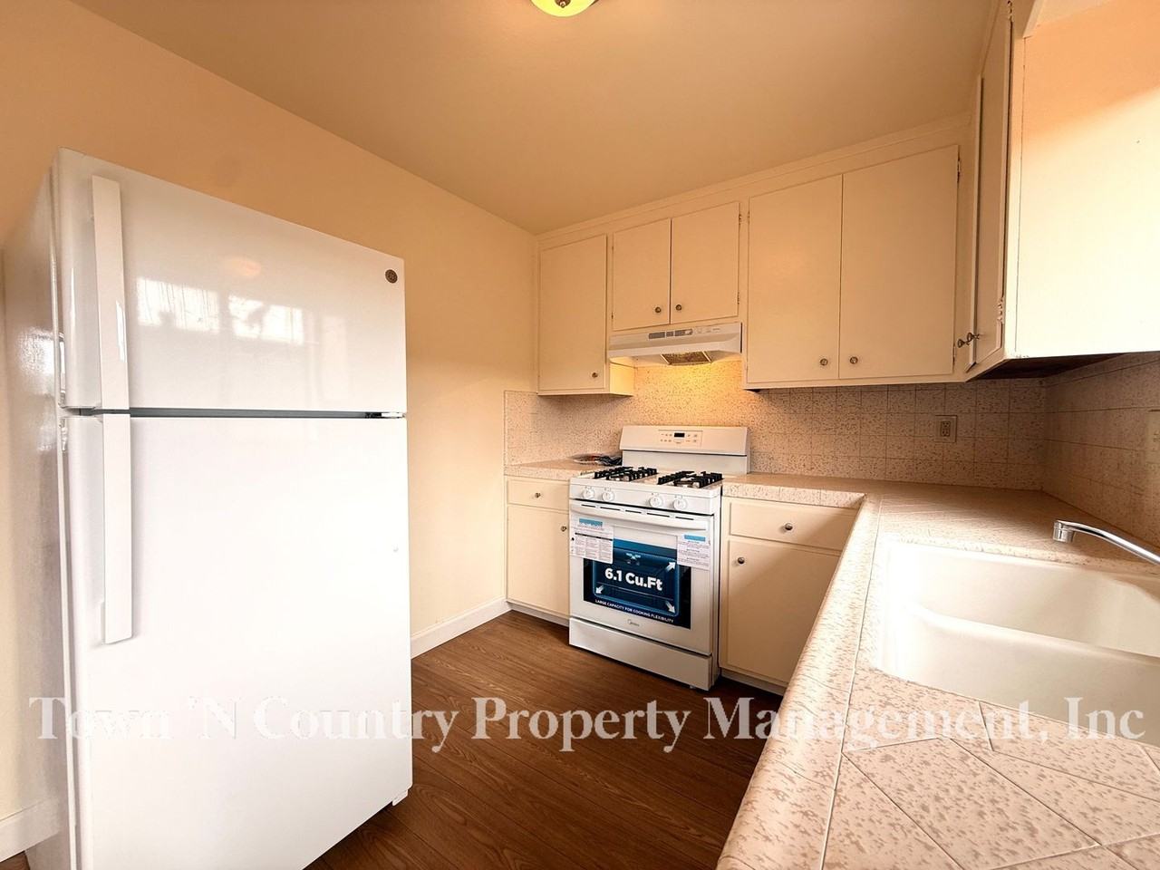 239 W Alvin Dr - Photo 5 of 14