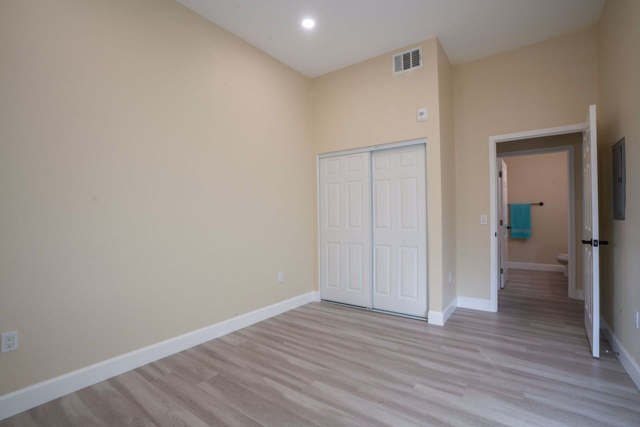 Pacific Heights Apartments - Photo 7 of 16