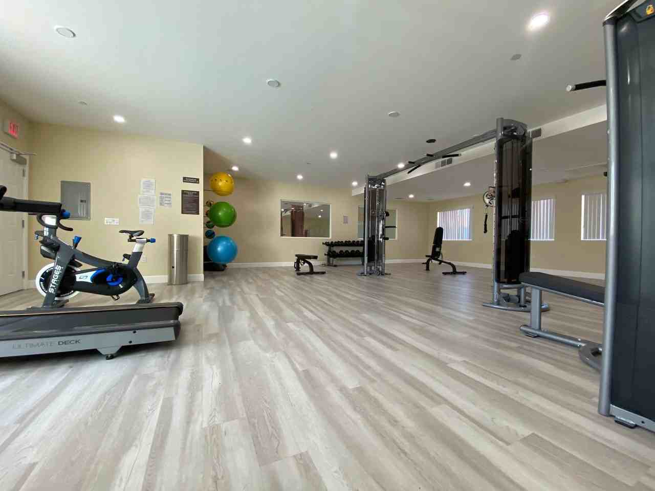 Pacific Heights Apartments - Photo 3 of 29