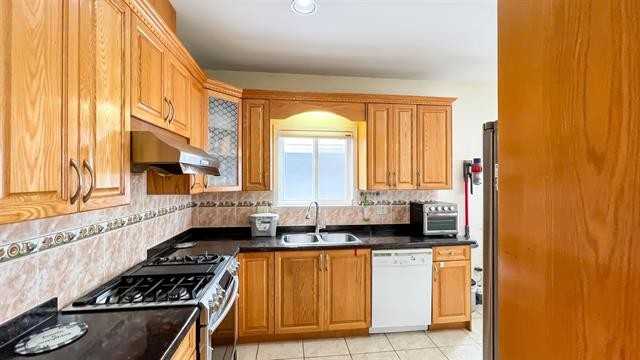 3239 East 24th Avenue - Photo 4 of 15
