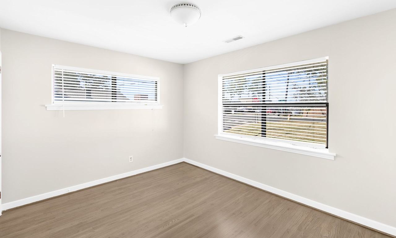 Ethel Apartments - Photo 4 of 6