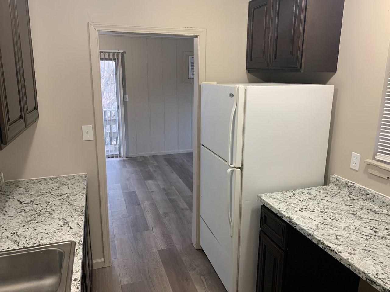 2900 Lawnridge Ct #B - Photo 4 of 8