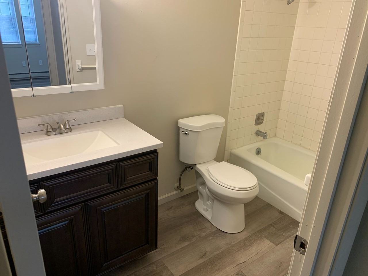 2900 Lawnridge Ct #B - Photo 7 of 8