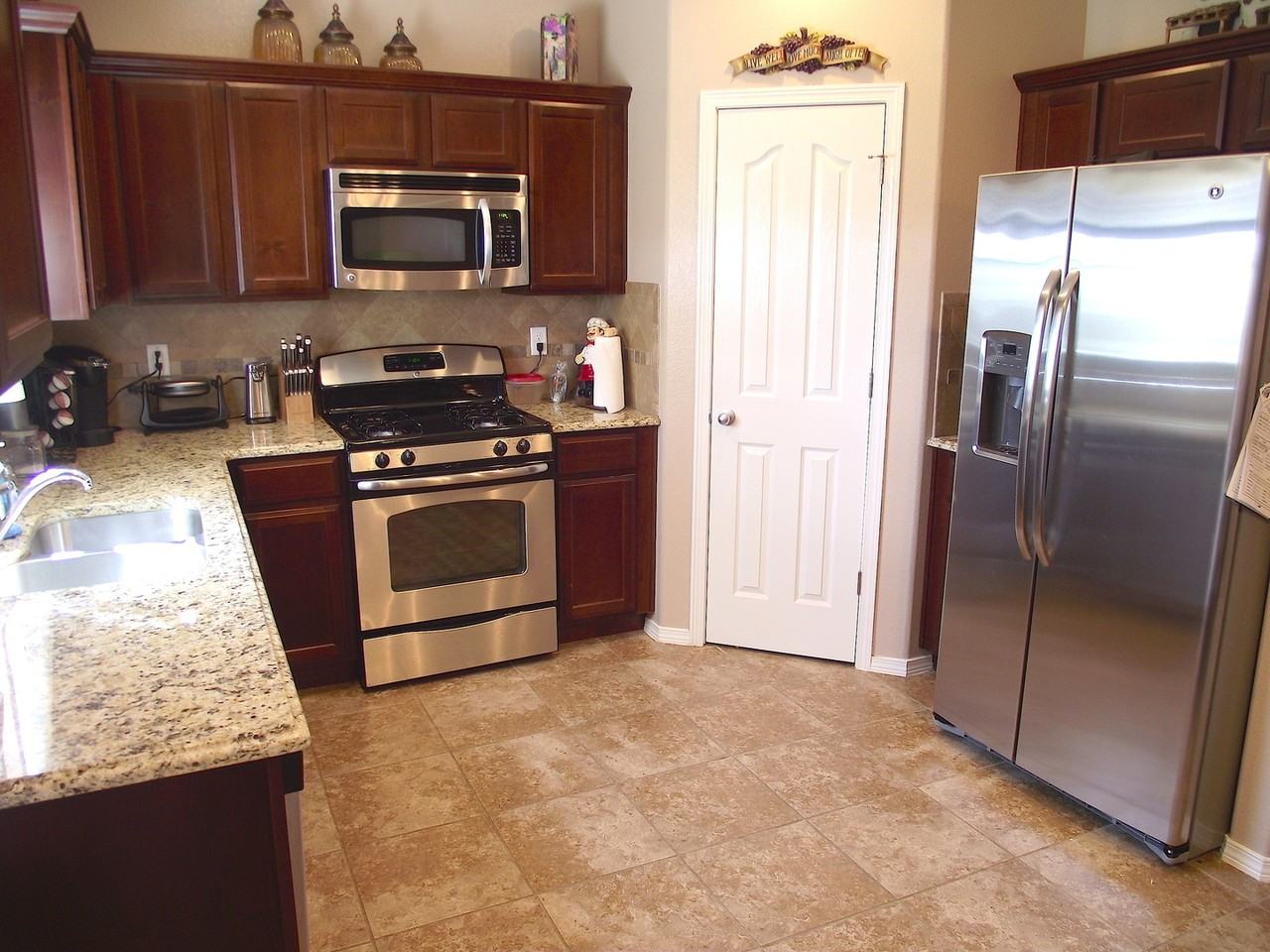 11284 Blue Barrel St - Photo 7 of 17