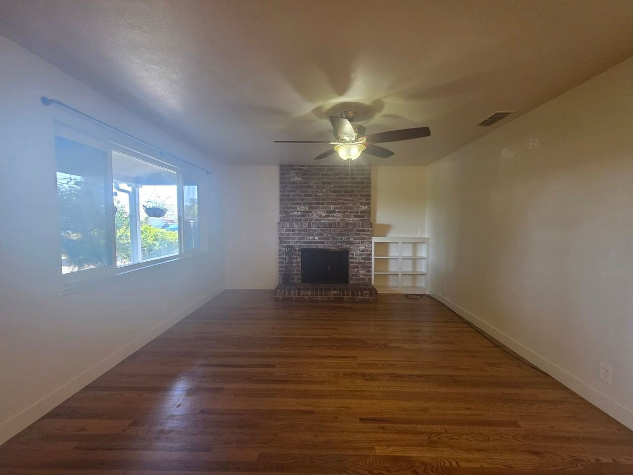 1133 S Minaret Ave - Photo 7 of 39