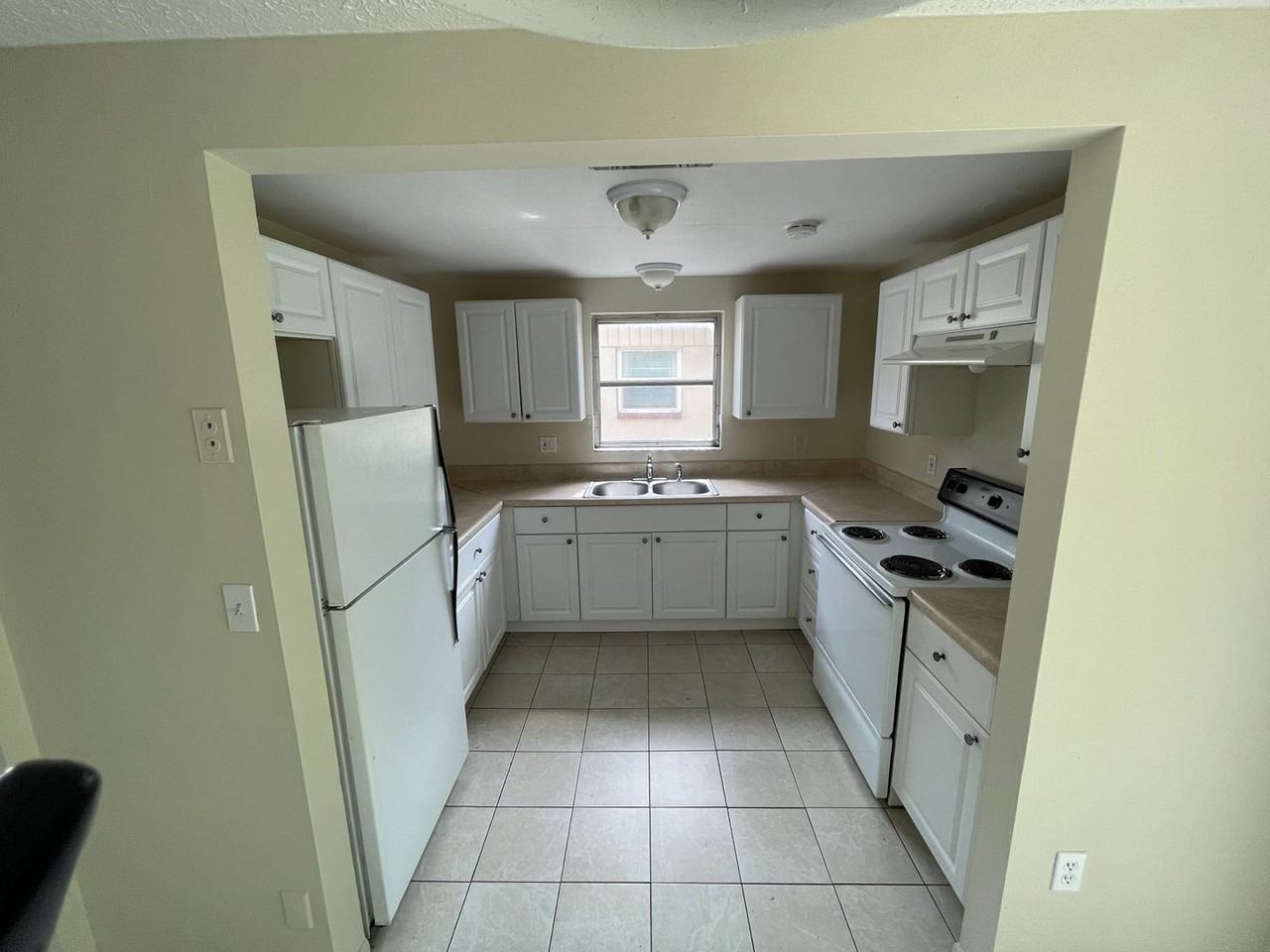 6332 Pennsylvania Ave - Photo 6 of 17