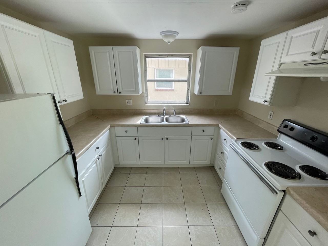 6332 Pennsylvania Ave - Photo 7 of 17