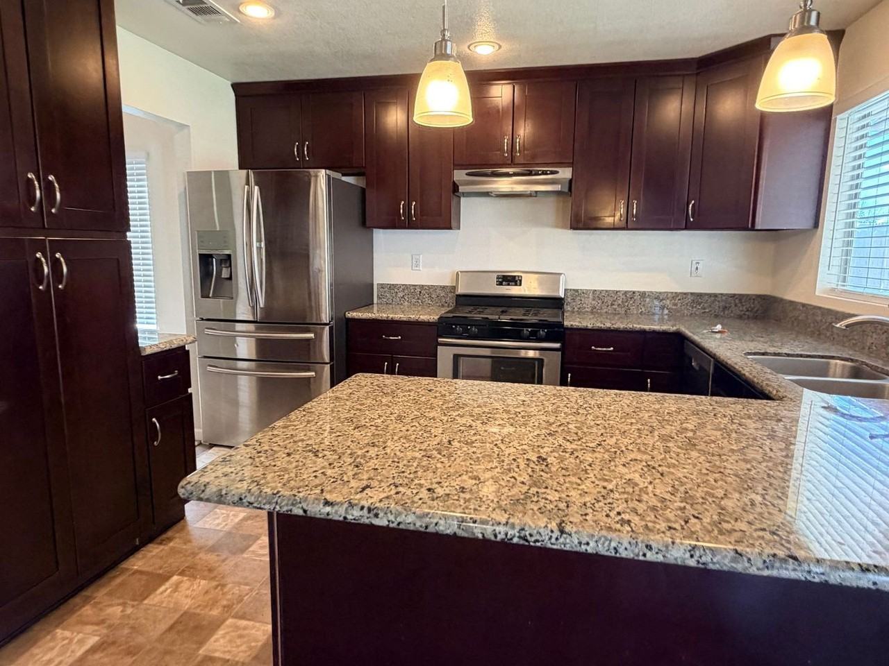 2051 Candice Ave - Photo 4 of 12
